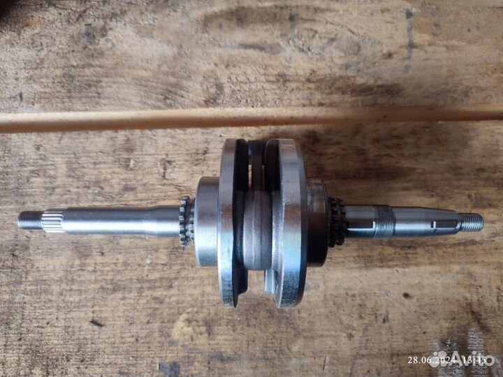 Коленвал 161QMK 200см3 с реверсом