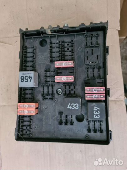 Блок предохранителей Volkswagen Touran