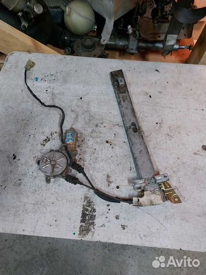 Стеклоподъемник задний левый kia sportage 1