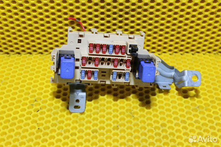 Блок предохранителей салона Nissan Note E11