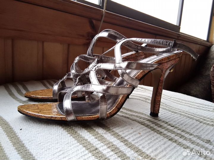 Босоножки серебристые, кожа, 39 размер