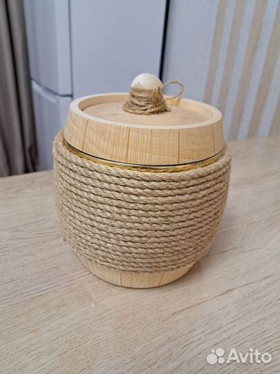 Горшок из дерева для хранения