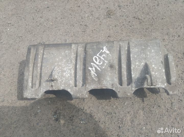 Кронштейн Рено Меган 1