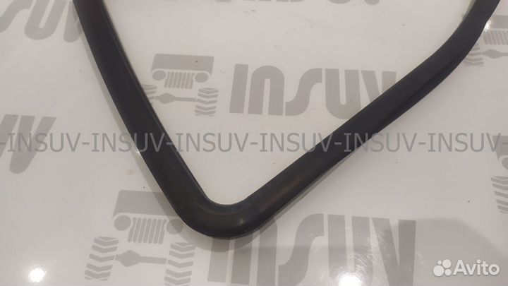 Уплотнитель задних форточек урбан 5d (нов образца)