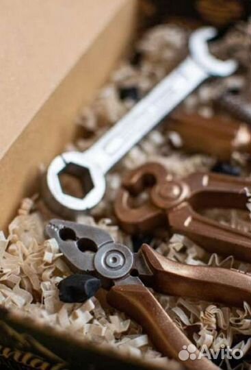 Шоколадные инструменты для мужчины