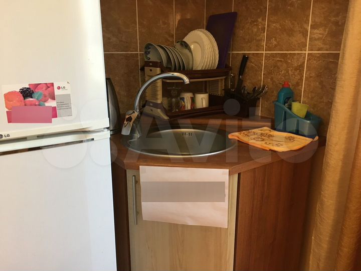 Комната 25 м² в 5-к., 1/2 эт.