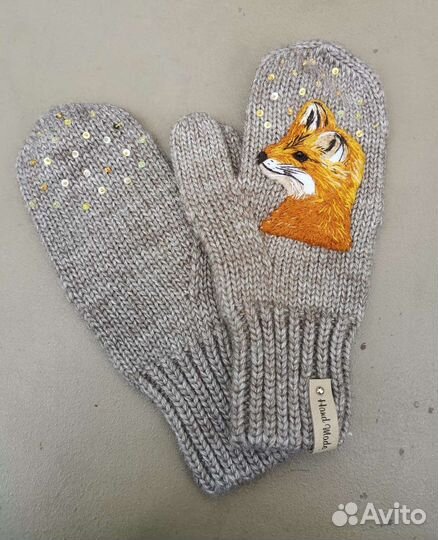 Варежки с ручной вышивкой