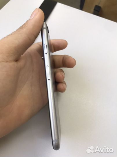 Телефон iPhone 6s 32гб