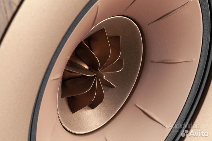 Полочная акустика KEF R3 Meta