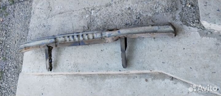 Усилитель заднего бампера Фольксваген t4