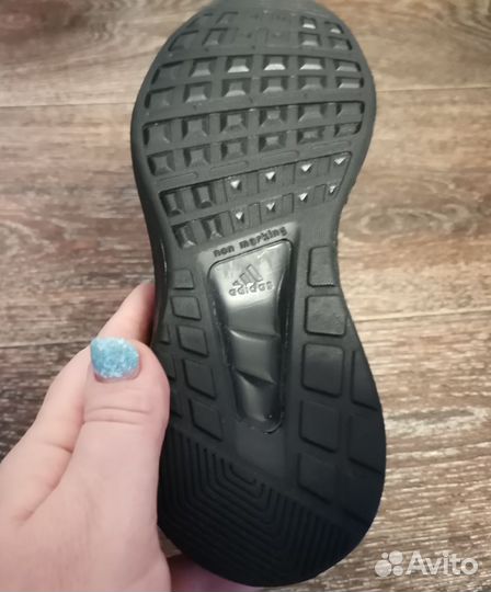 Кроссовки adidas 30