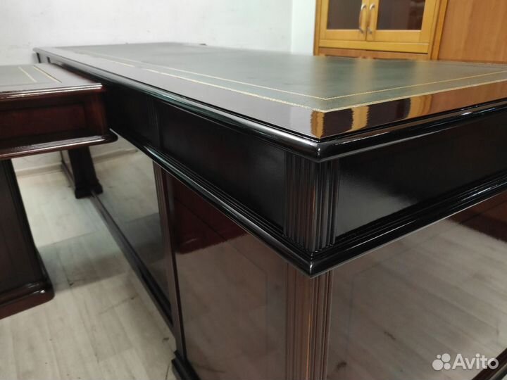 Стол руководителя с брифингом ART moble б/у 02197