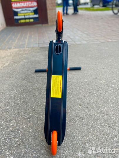 Самокат трюковой Ateox FOX 2022 черно-оранжевый