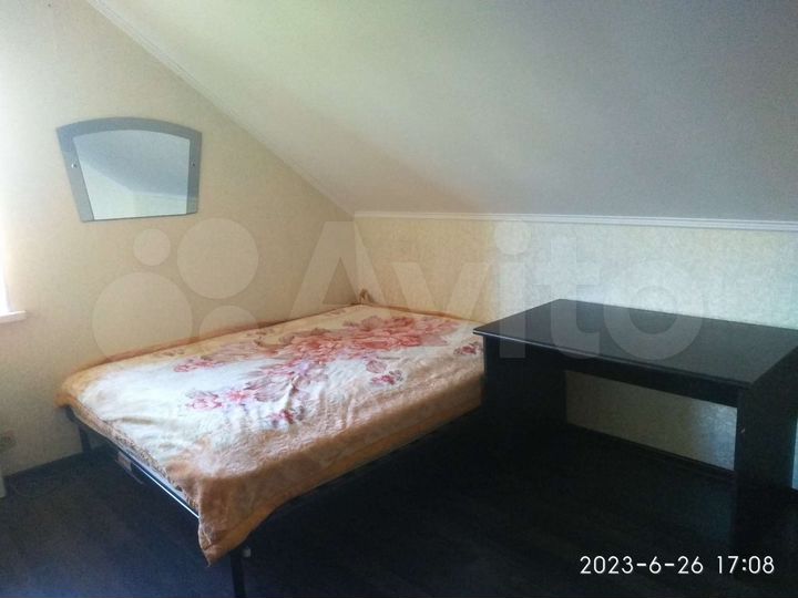 Комната 14 м² в 4-к., 2/2 эт.