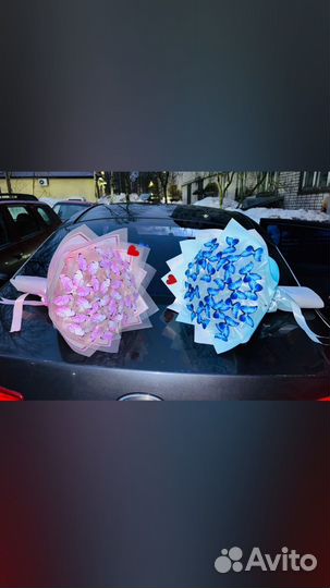 Композиция из шоколад и бабочка