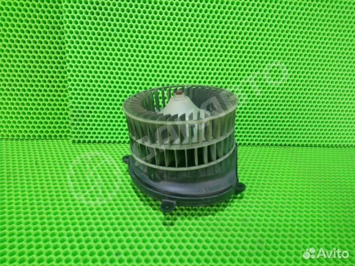 Моторчик отопителя Mercedes-Benz C W202