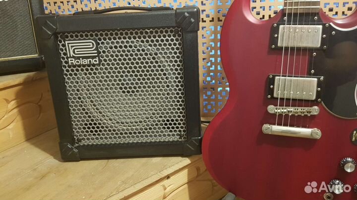 Комбоусилитель Roland Cube 15. Комбик Усилитель