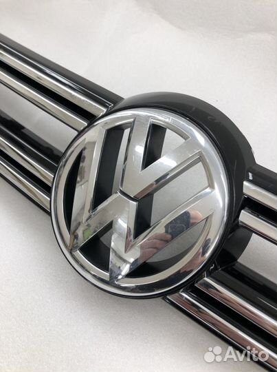 Решетка радиатора Volkswagen Tiguan 1 2011-2016г