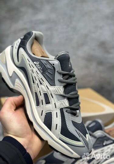 Новинка Asics Preleus