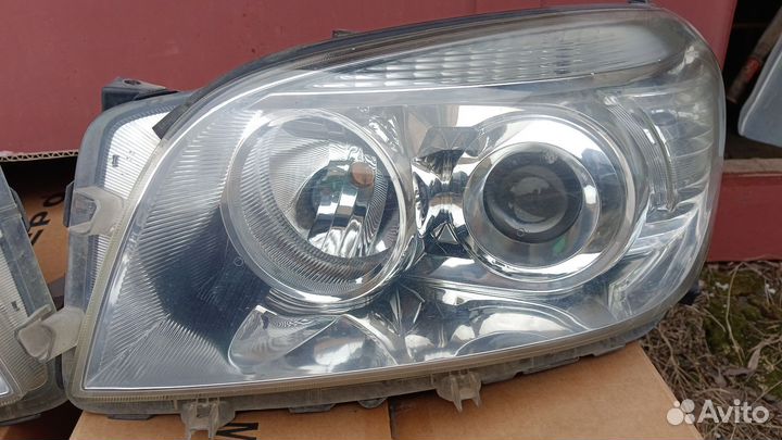 Передние Фары toyota rav4 30