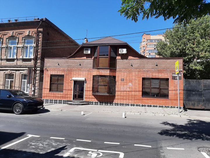 Здание с арендаторами (арендный бизнес) 100 м²