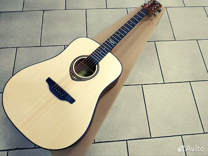 Акустическая гитара Flight