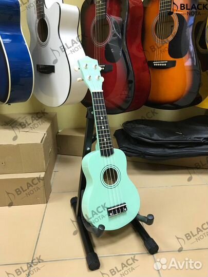 Укулеле новые. Салатовый цвет