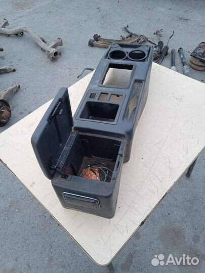 Подлокотник консоль Mitsubishi RVR Z N11W