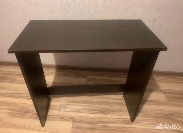 Письменный стол