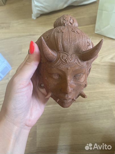 Вешалка для одежды настенная