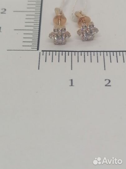 Золотые серьги с камнем