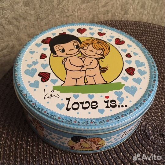 Металлическая коробка от печенья