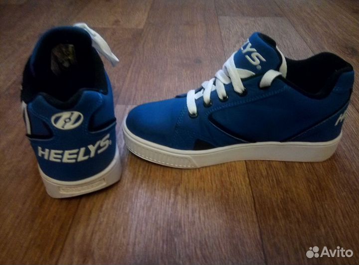 Роликовые кроссовки Heelys