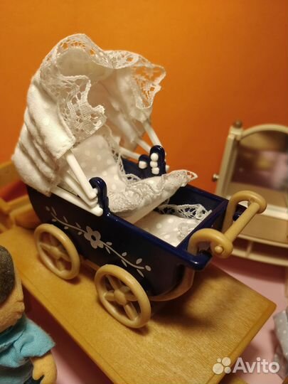 Sylvanian families кроватка и коляска