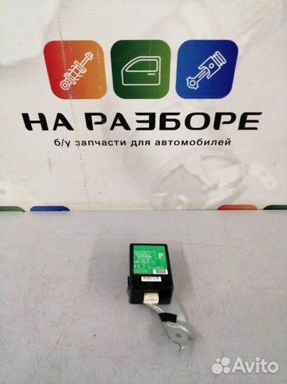 Блок управления дверьми Toyota Land Cruiser 200