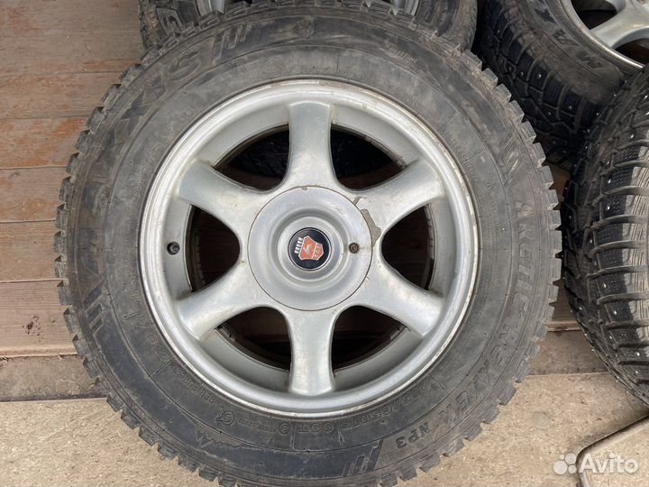 Maxxis ArcticTrekker NP3 205/65 R15