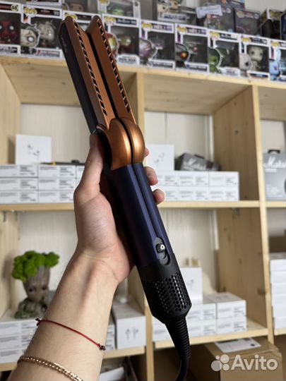 Вырямитель Dyson Airstrait