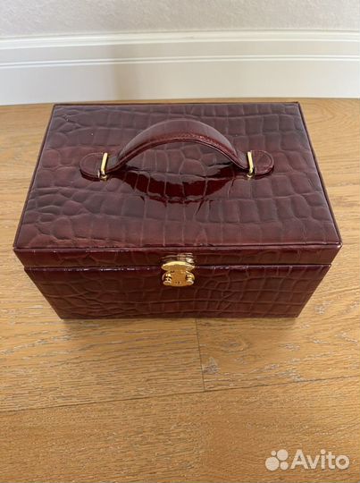 Шкатулка для украшений