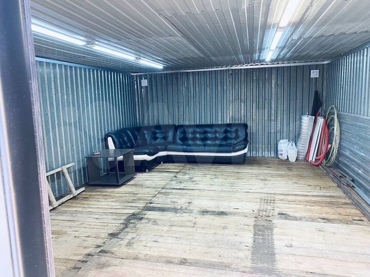 Гараж, > 30 м²