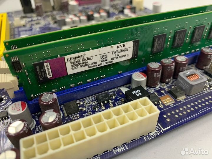 Комплект плата Foxconn s1156 + i5 650 + DDR3 4Gb