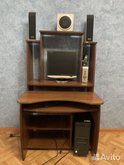 Компьютерный стол