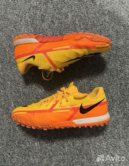Футбольные кроссовки Nike Phantom GT