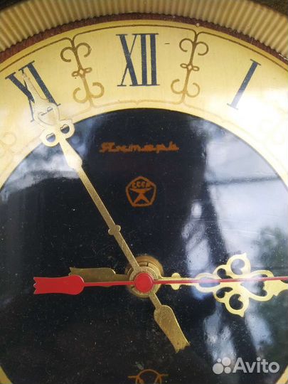 Старинные настенные часы и корпус