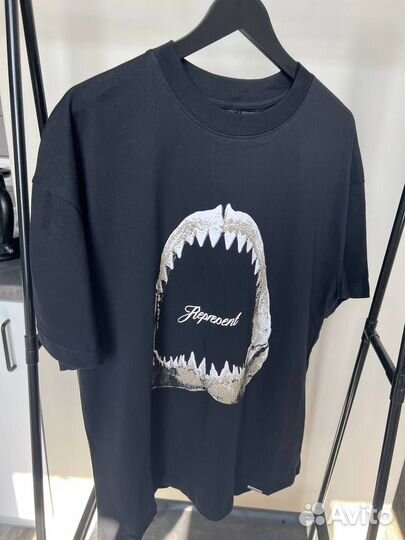 Футболка Represent