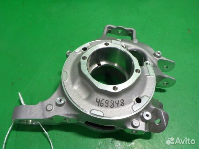 Кулак задний левый Porsche Panamera с 2010г