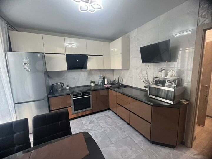 2-к. квартира, 62 м², 6/10 эт.