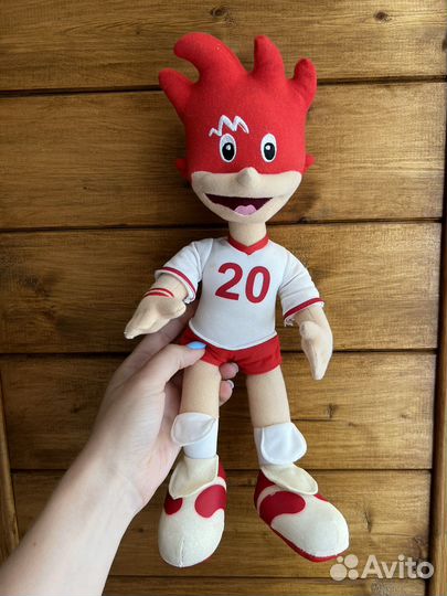 Талисман чемпионата европы 2008, Трикс