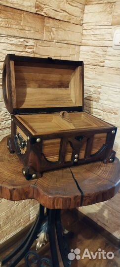Шкатулка сундучок
