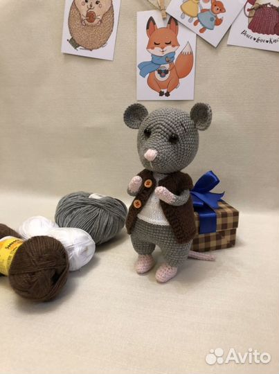 Вязаная игрушка Мышонок