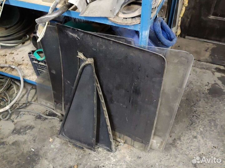 Стекло Toyota Hilux Surf